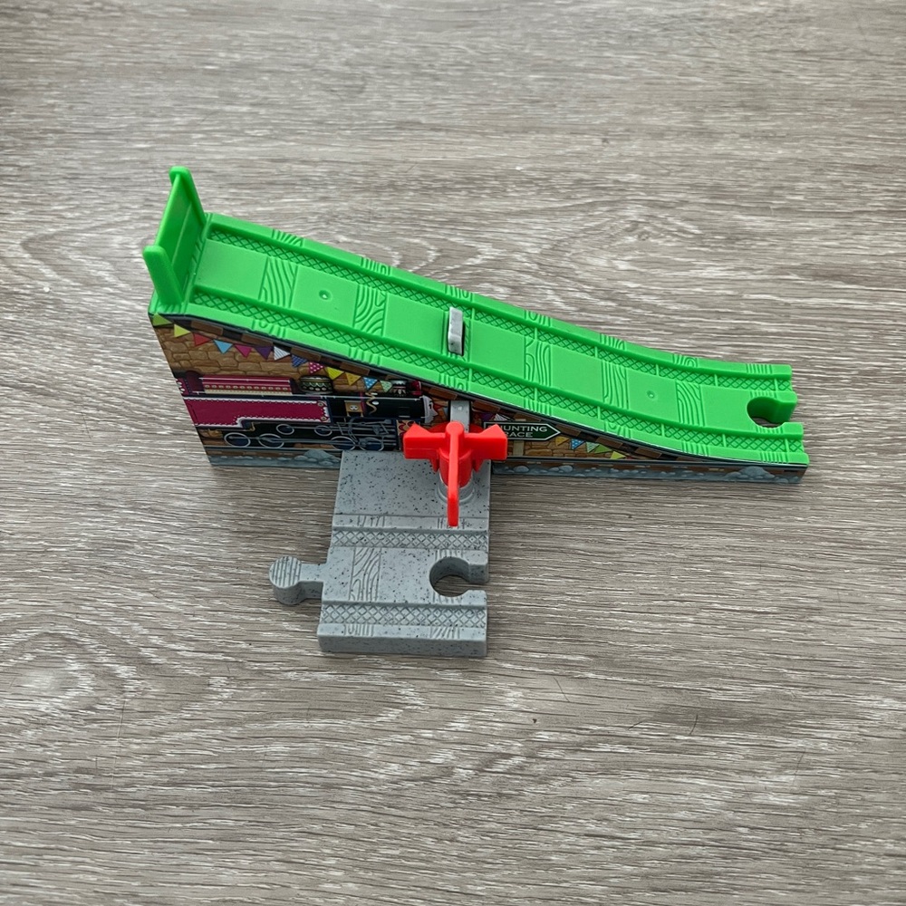Thomas & Friends Wooden Railway The Great Race Day Relay Ramp